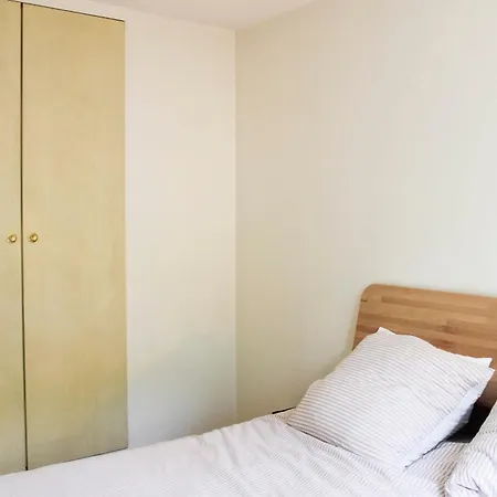 Spacious With Private Garden Paris