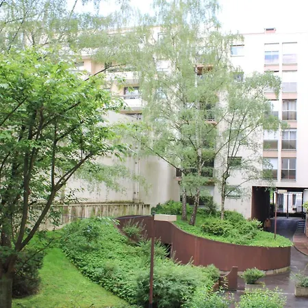 Lägenhet Spacious With Private Garden Paris